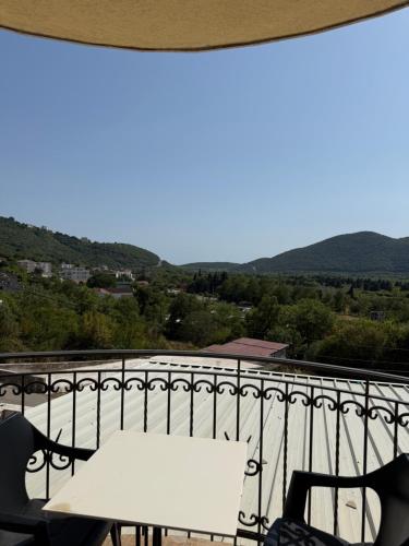 Nespecifikovaný výhled na hory nebo výhled na hory při pohledu z apartmánu