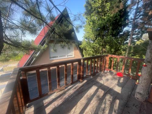 Ein Balkon oder eine Terrasse in der Unterkunft Kuća sa Pogledom