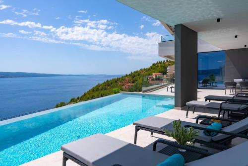 NEW! Villa Angelus – Your Luxurious Retreat near the Sea