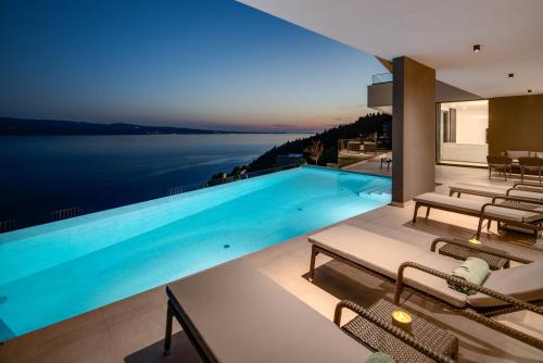 NEW! Villa Angelus – Your Luxurious Retreat near the Sea