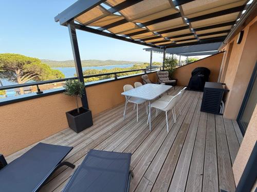 APPT T3 terrasse dans résidence bord de mer avec piscine