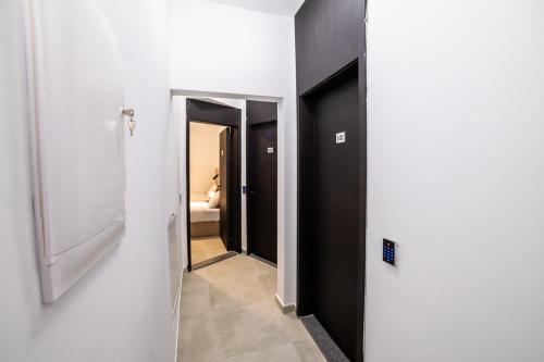 Gambar di galeri bagi New Luxury Double Bed Studio With View -BV5 di St Paul's Bay
