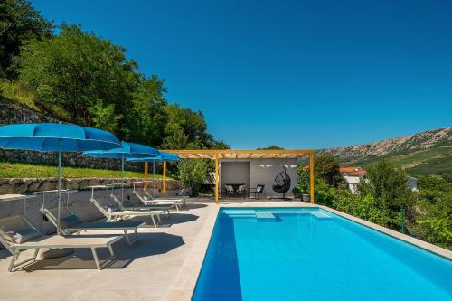 Apartment Juranić II with pool