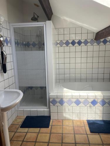 Le Meublé de marineにあるバスルーム