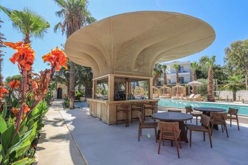 NŪSA suites & villas