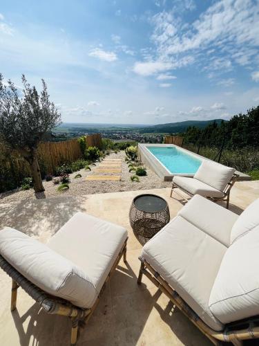 Apartment with the view and private garden