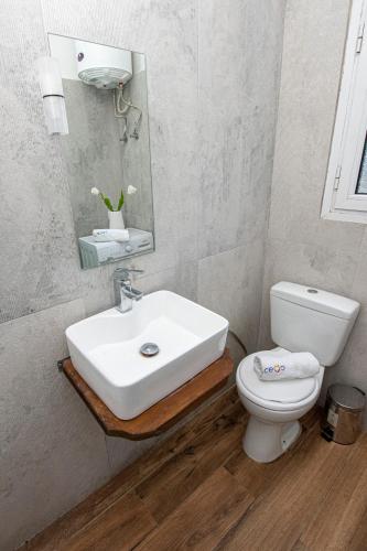 Ένα μπάνιο στο Casa Cias