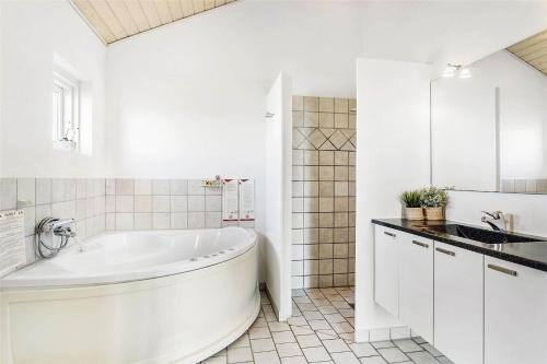Ένα μπάνιο στο 951-Thisted-Bavnbak-39