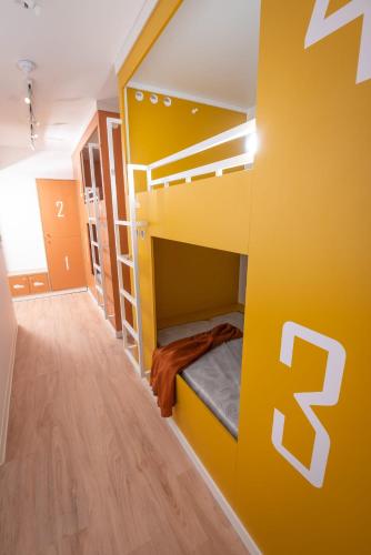 Apparthotel Privilodges Toulonにあるベッド