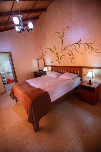 Postel nebo postele na pokoji v ubytování Haghartsin Hotel & Restaurant