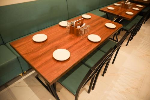 Restoran atau tempat lain untuk makan di Hotel Royal Anandraj