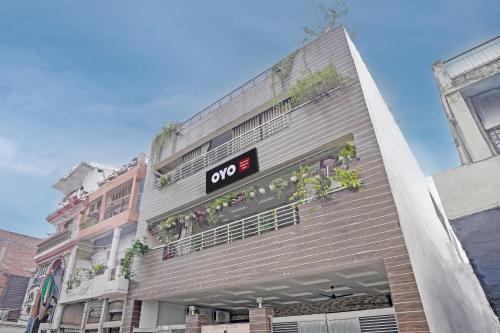 Gallery image of HOTEL O AMR GRAND Govindpuri Junction in Kānpur