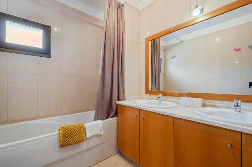 Koupelna v ubytování Casa das Pedras Pretas - By WeHost