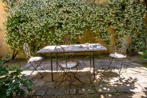 Κήπος έξω από το Palazzina Maresa