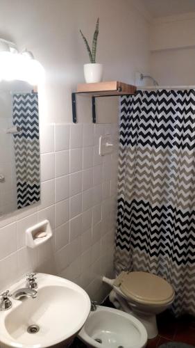 Phòng tắm tại Dpto Familiar 2 Dorm con balcón, vista al Puerto - Centro Santa Fe