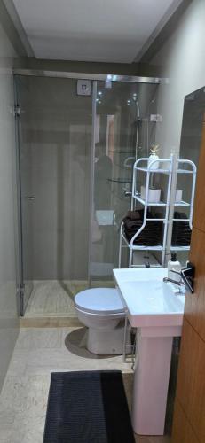 Koupelna v ubytování Luxueux appartement entre Gueliz et l'Hivernage avec WIFI