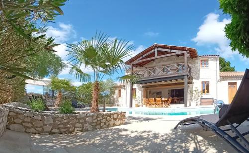 La Chapelle - Private Heated Pool, Village Centre