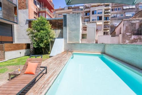 My Space Emirates - Splendid Apartment with Terrace and Pool near Park Güell