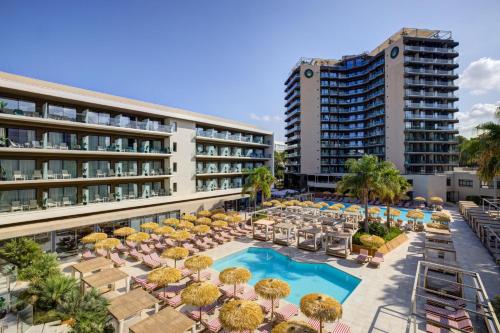 Πισίνα στο ή κοντά στο Hotel Aubamar Bali