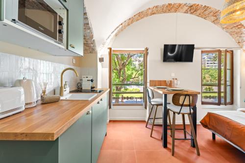 Nice Renting - CROTTIb - Studio Rare Pearl Typical Chic Massena & Sea
