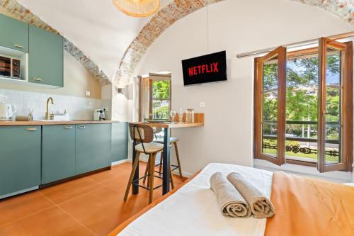 Nice Renting - CROTTIb - Studio Rare Pearl Typical Chic Massena & Sea