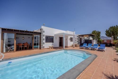 Utopia, villa 4 bedrooms, heated pool & complete privacy