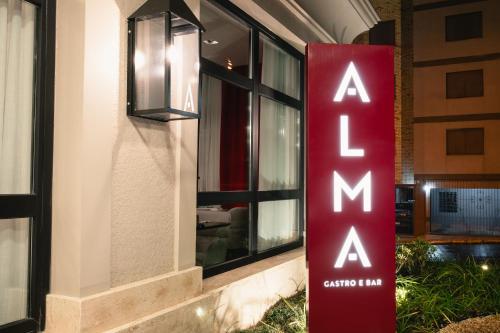 Sofistic Hotel Gramadoに飾ってある許可証、賞状、看板またはその他の書類