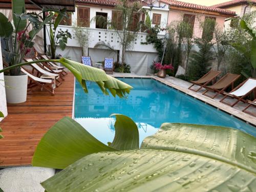 Бассейн в Bohemian Boutique Suites или поблизости