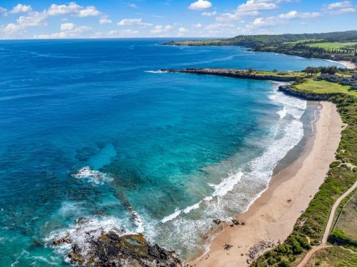 カハナにあるKapalua Ridge 1421の海と海岸の空中を望む