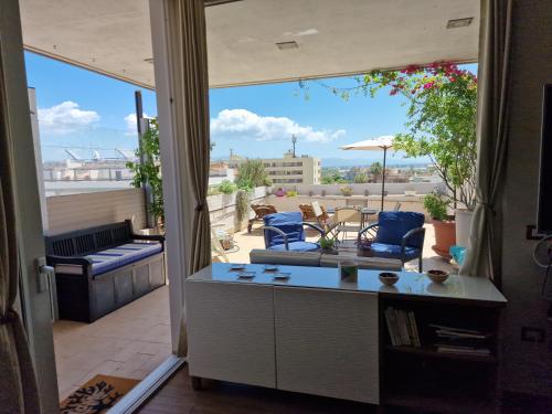 Balkoni atau teres di Sunshine Terrace