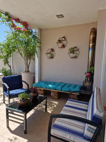 Ruang duduk di Sunshine Terrace