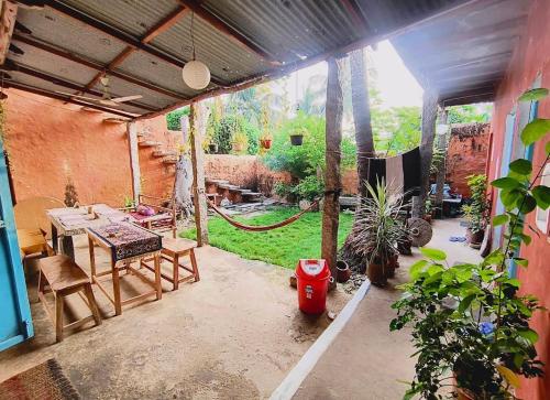 Jardín al aire libre en Peshagar Guest House