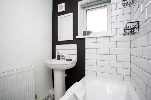 Un baño de Vacant Nests The Darwin Grove Stylish Wifi