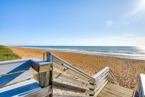 Gallery image of Swim, Fish and Walk to Shore Ormond Beach Home! in Ormond-by-the-Sea