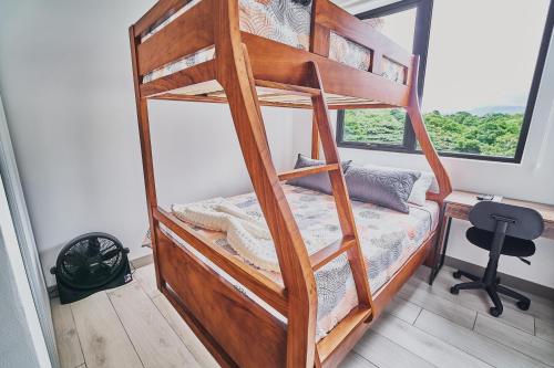 Ένα ή περισσότερα κρεβάτια σε δωμάτιο στο Amazing two bedroom condo