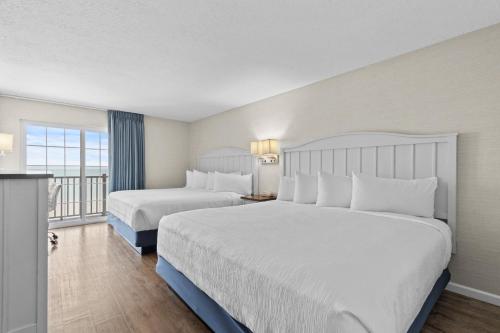 The Baywatch Resort — Photo of the whole room