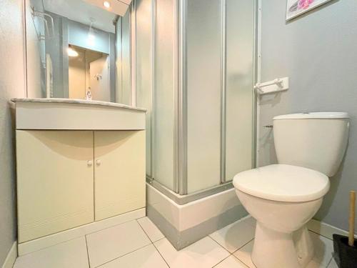 Charmant studio aux Ménuires pour 2, pied des pistes, proche commerces, équipements modernes