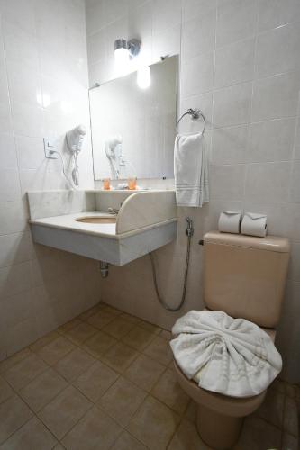 Un baño de Hotel Akropolis