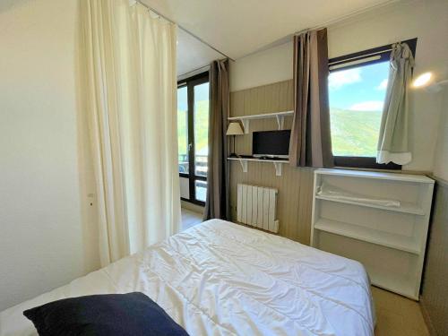 Studio avec coin chambre, balcon, cuisine équipée, pied des pistes - Les Ménuires - FR-1-452-262