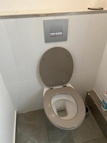 Photo de la galerie de l'établissement Grey Cosy House Maison Spacieuse avec Jardin, à Soisy-sous-Montmorency