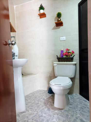 Ένα μπάνιο στο Petroglifo Room Támesis