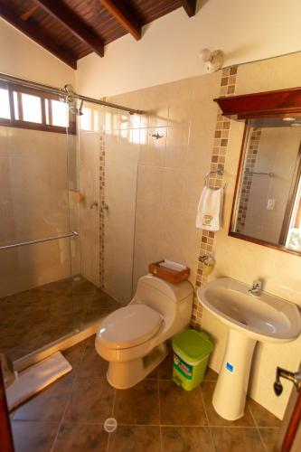 Un baño de Condominio Parque Baviera