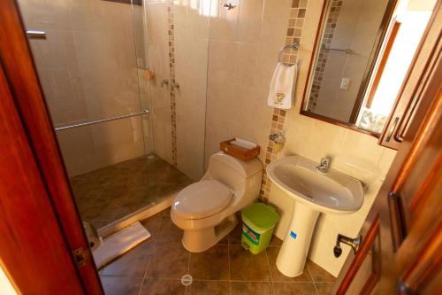 Un baño de Condominio Parque Baviera