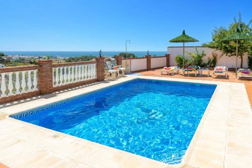 Villa Tres Olivos by Villa Plus