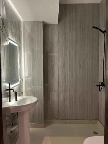 Koupelna v ubytování نزل الدار للغرف الفاخره