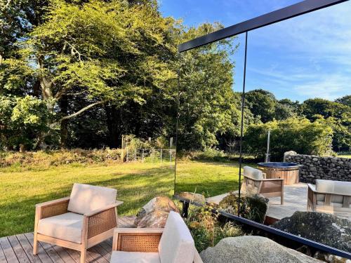 Jardín al aire libre en Hêdd - ARA Cabins
