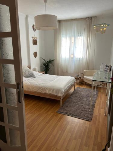 Chill Center Room SOLO HABITACIÓN con baño privado