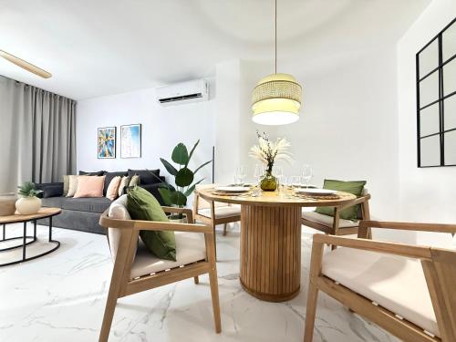 Sunset Beach Apartment - Playa del Cura, 10 meters to Beach, Sea View, Centrally Located, Los Locos