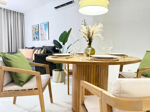 Sunset Beach Apartment - Playa del Cura, 10 meters to Beach, Sea View, Centrally Located, Los Locos