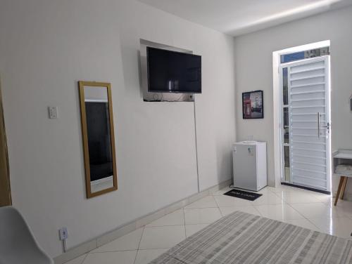 Televisyen dan/atau pusat hiburan di Oscar Place